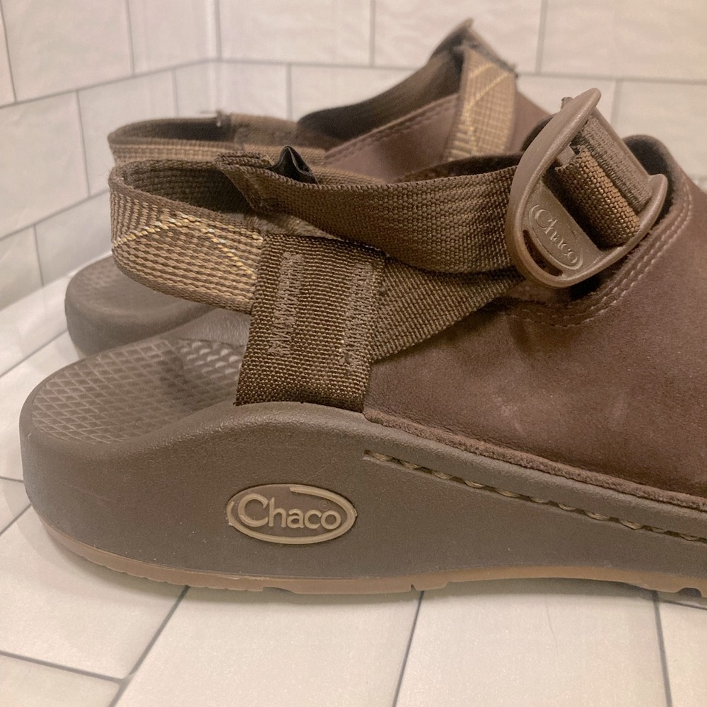Women’s Chaco Toecoop Brown leather clog with nylon strap
